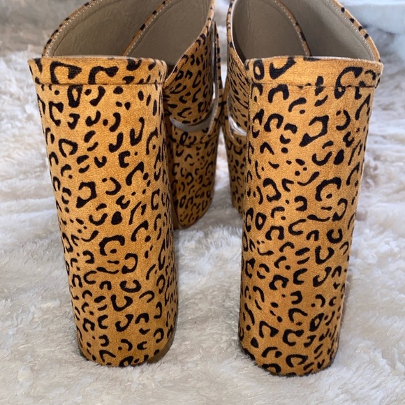 🐆YAYA PLATFORM HEELS🐆 - Picture 7 of 9